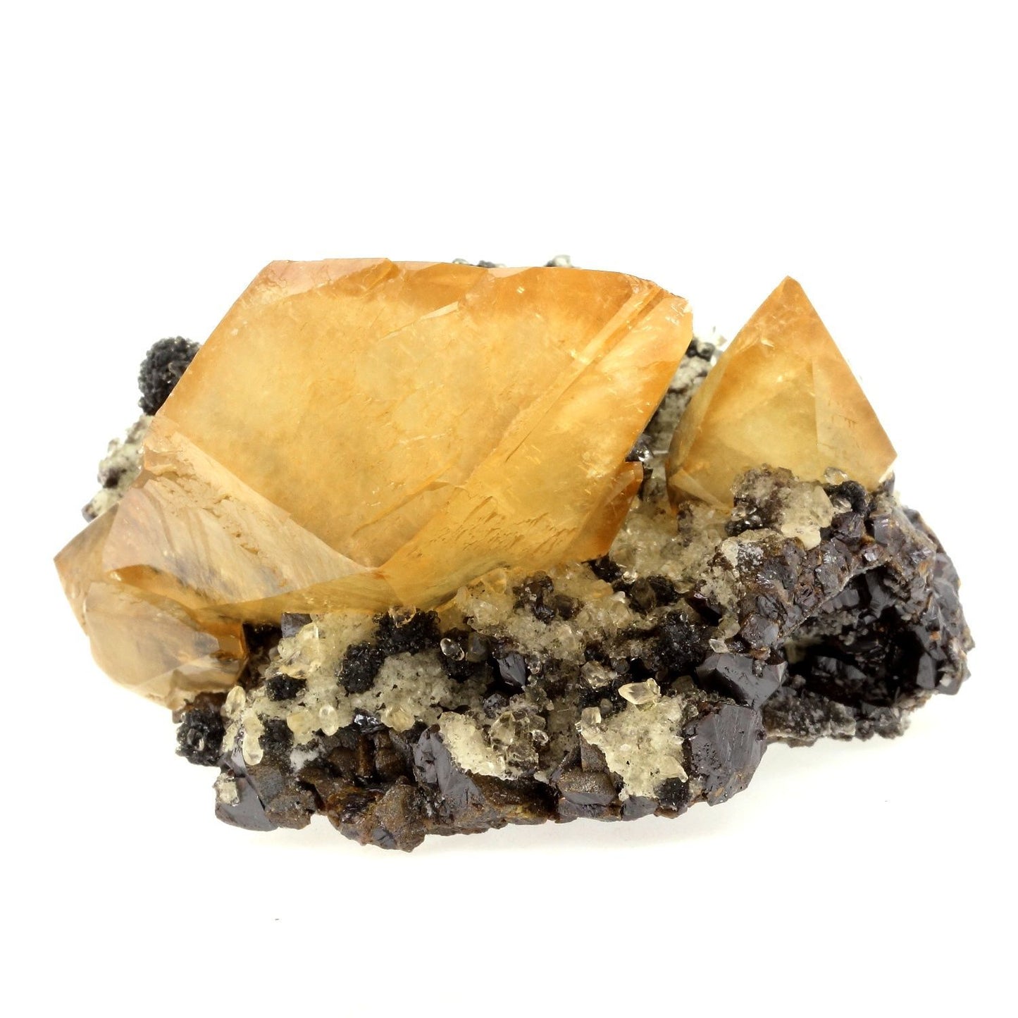 Calcite + Sphalerite. 1840.0 carats. En provenance de Elmwood mine, Carthage, Smith Co., Tennessee, USA