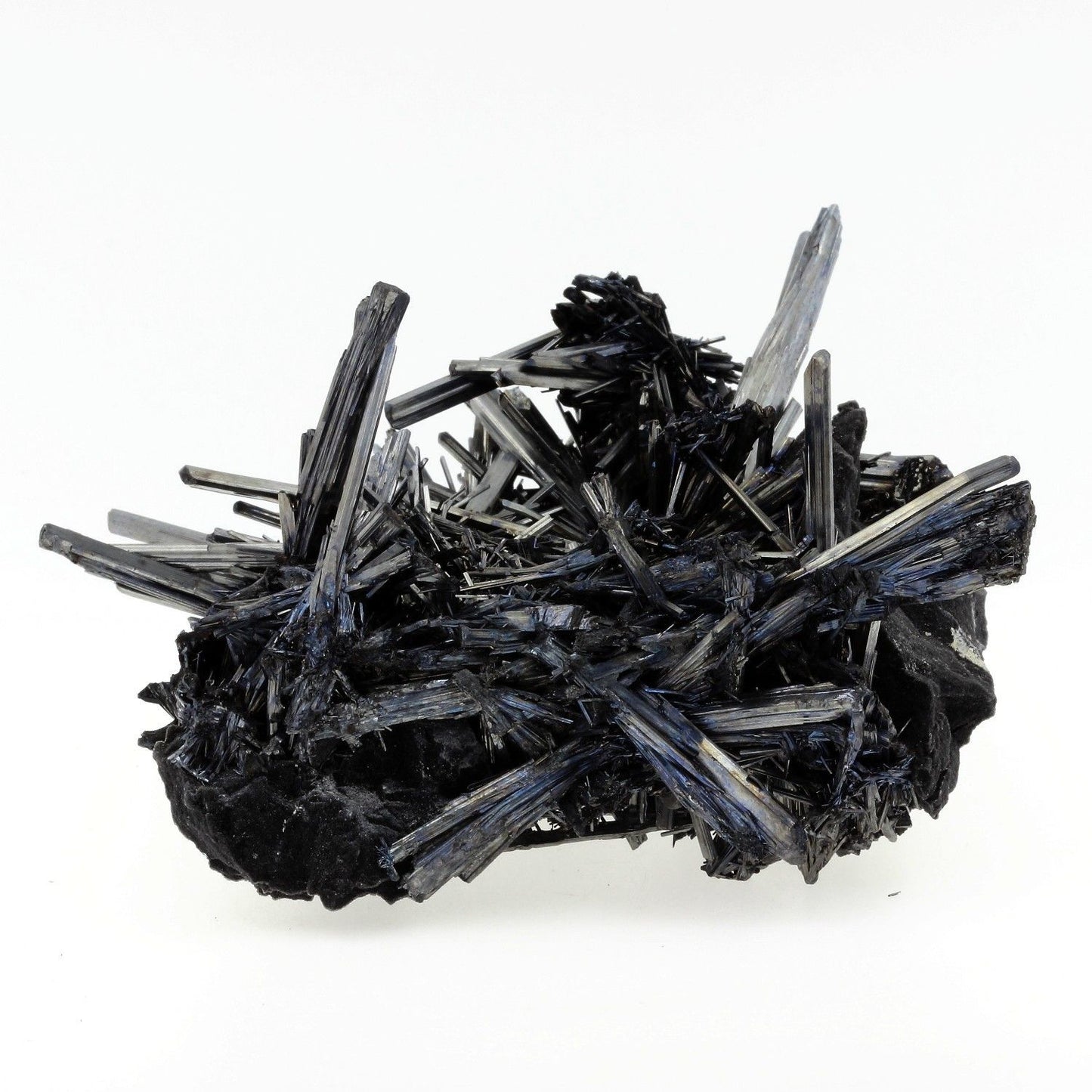 Stibnite. 1470.1 carats. En provenance de Wuning Mine (Wuling Mine; Qingjiang Mine), Qingjiang, Jiujiang, Jiangxi, Chine