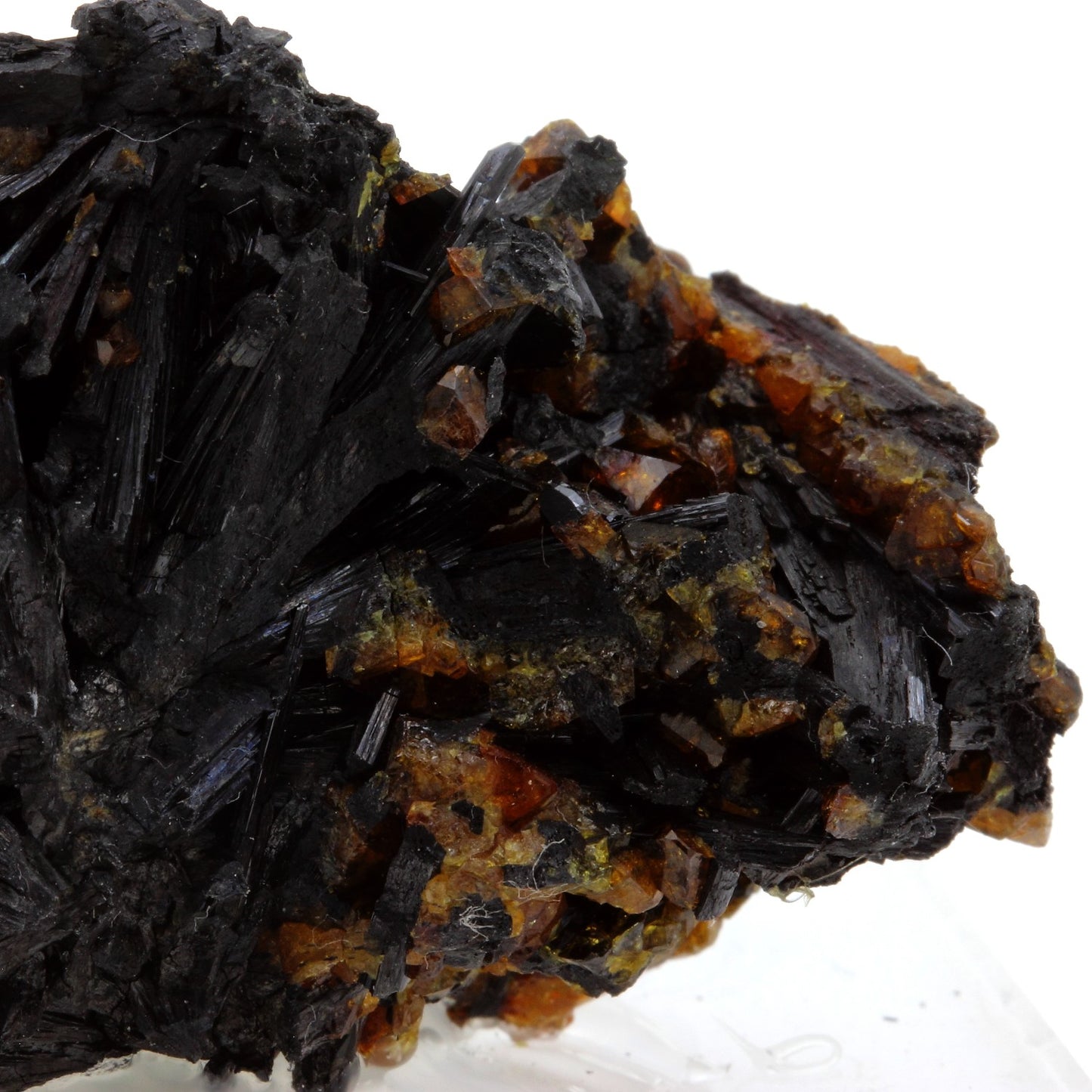 Tantalite-(Mn) + Microlite. 548.3 carats. Ipê mine, Governador Valadares, Minas Gerais, Brésil