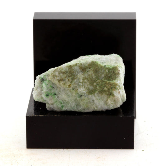 Hellyerite. 27.81 carats. Estrie, Québec, Canada