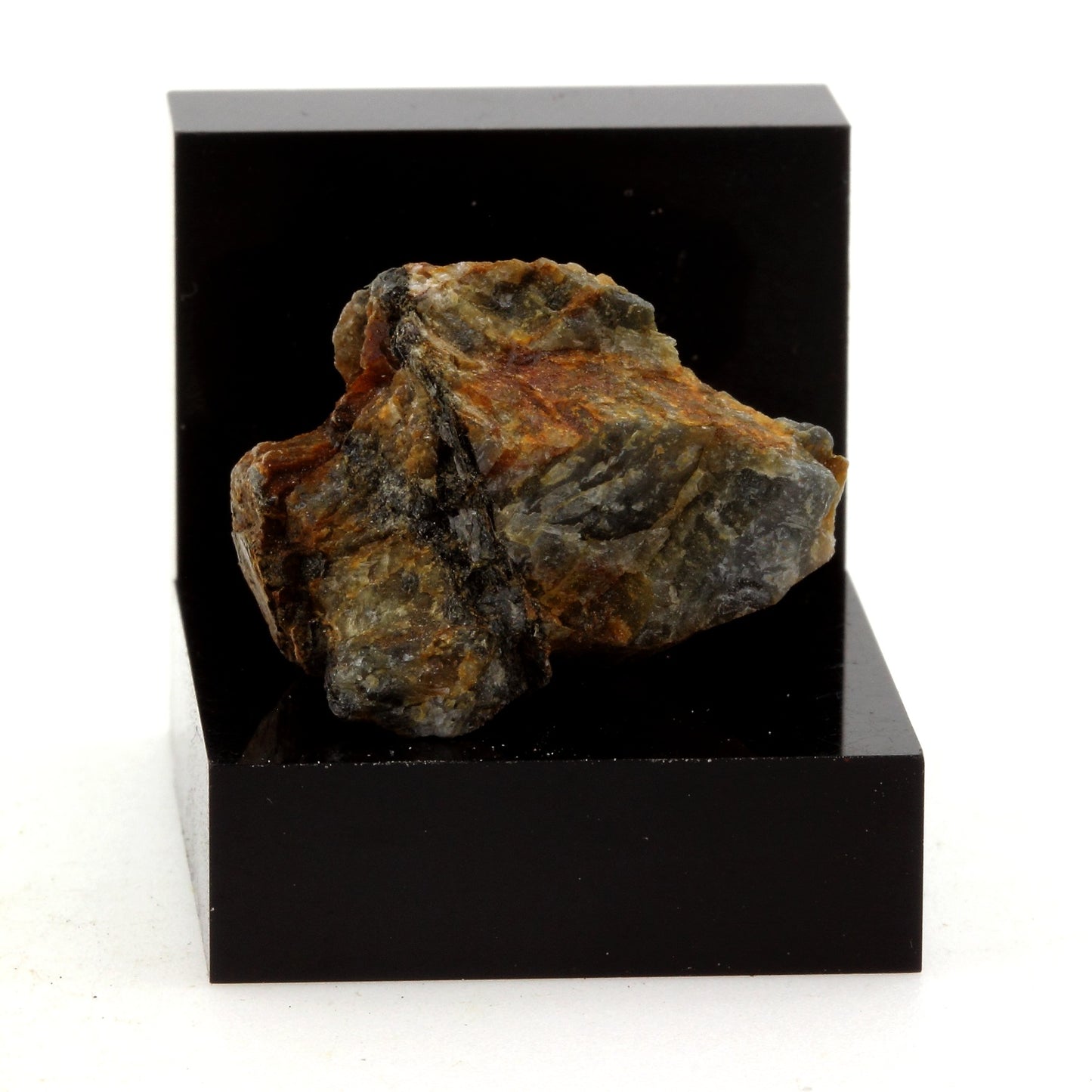 Microcline + Pyrite. 35.31 carats. Gatineau, Québec, Canada