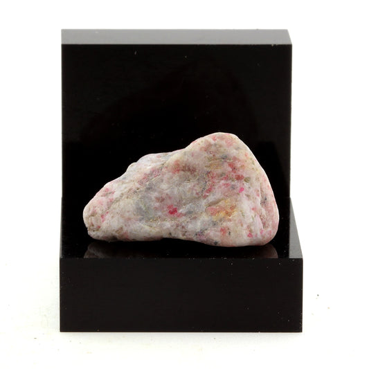 Marbre. 28.49 carats. Lanark, Ontario, Canada