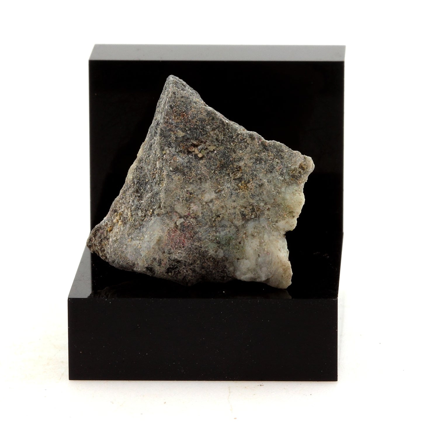 Hornblende. 35.16 carat. Ottawa, Ontario, Canada