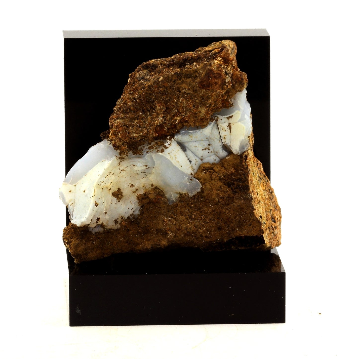 Lussatite. 132.9 carats. Dallet, Puy-de-Dôme, France