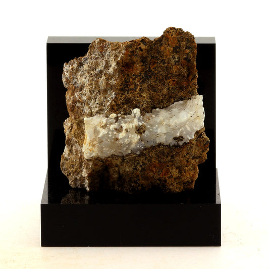 Lussatite. 71.1 carats. Dallet, Puy-de-Dôme, France