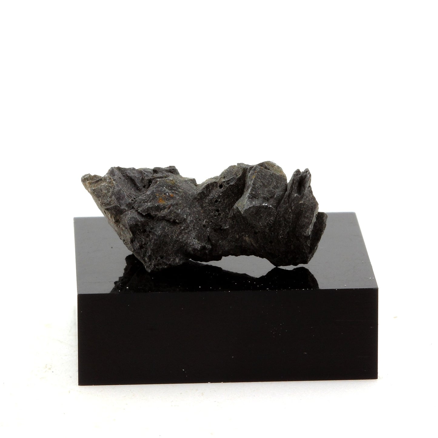 Ilmenorutile. 16.62 carats. Russie