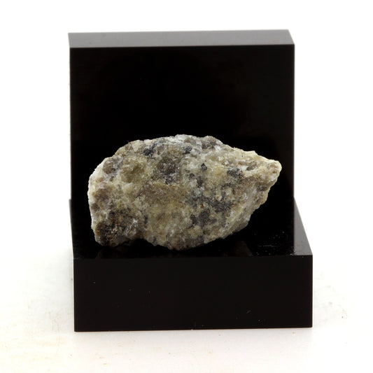 Niocalite, 30.94 carats, Oka, Québec, Canada