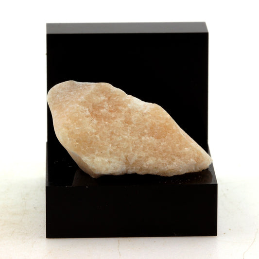 Marbre. 38.71 carats. Lanark, Ontario, Canada