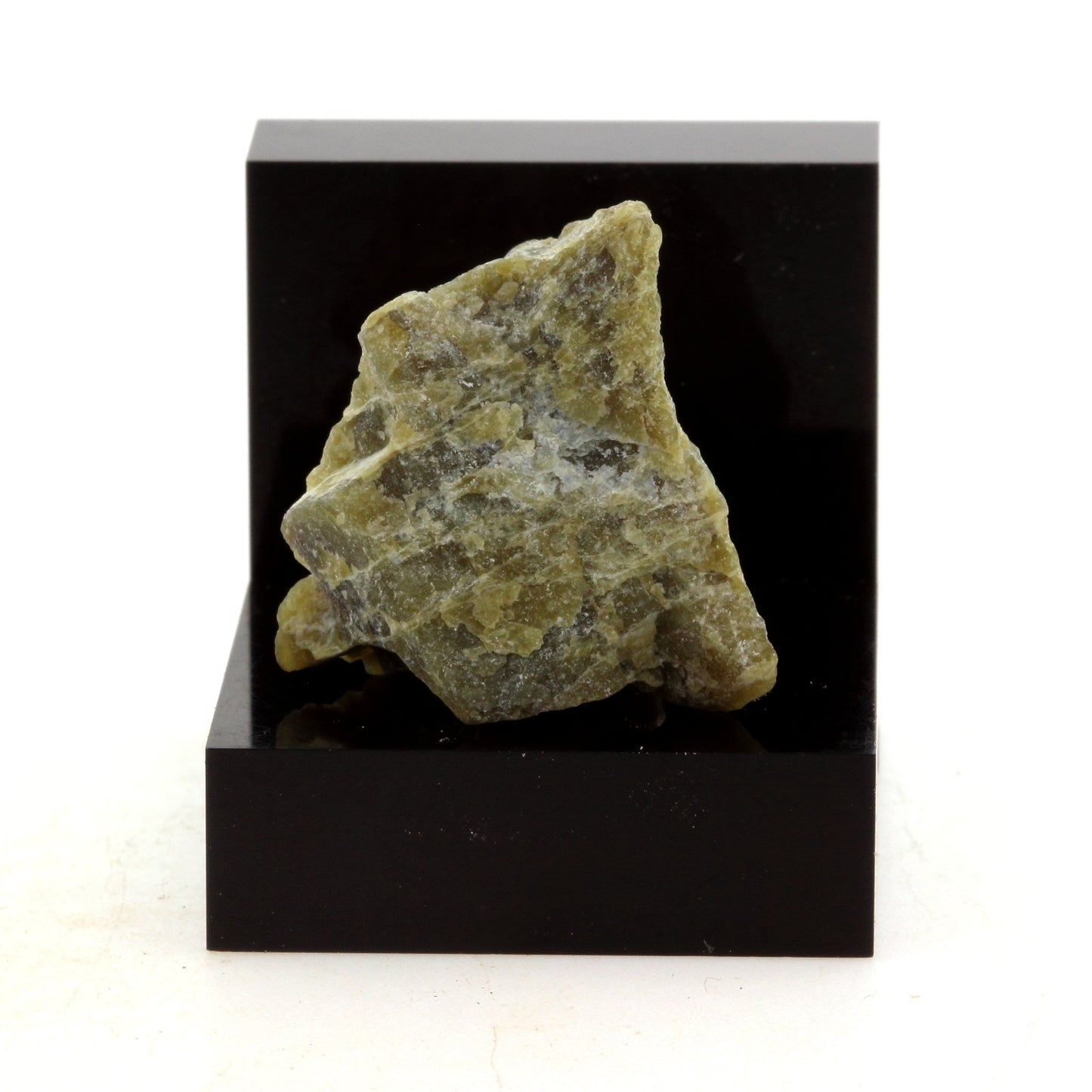 Ottrélite, 38.52 carats, Gatineau, Québec, Canada