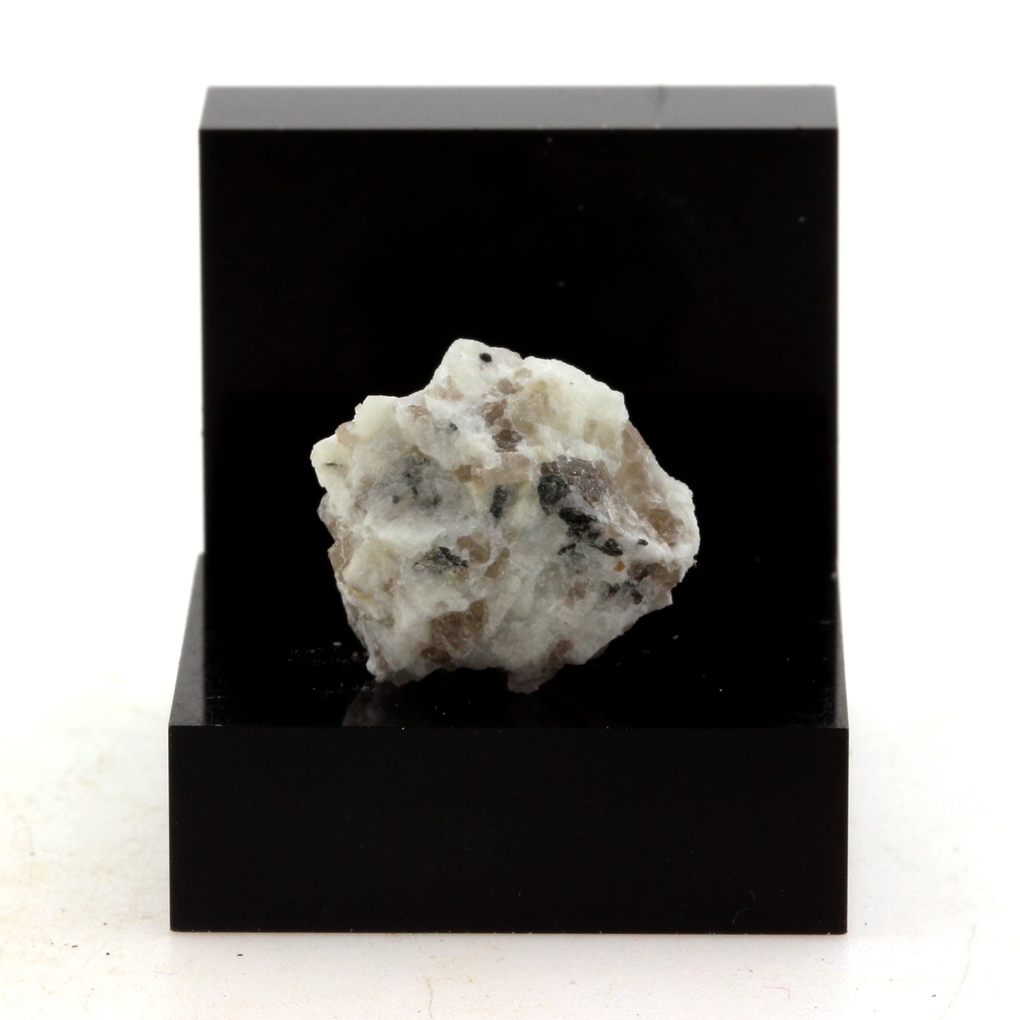 Leucogabbro, 15.24 carats, Maine, USA