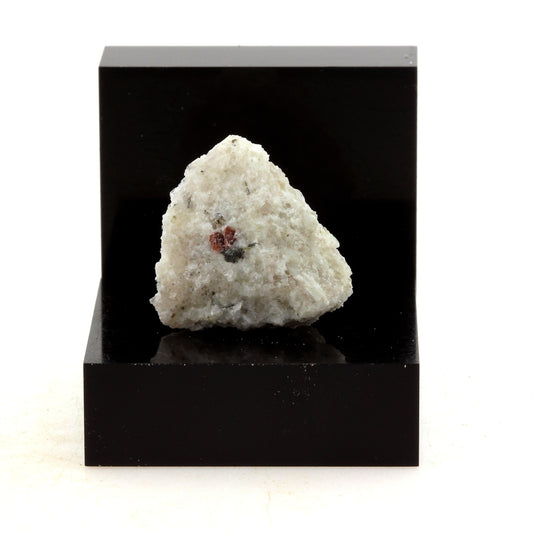 Grenat Schist. 14.26 carats. Willsboro, New York, USA