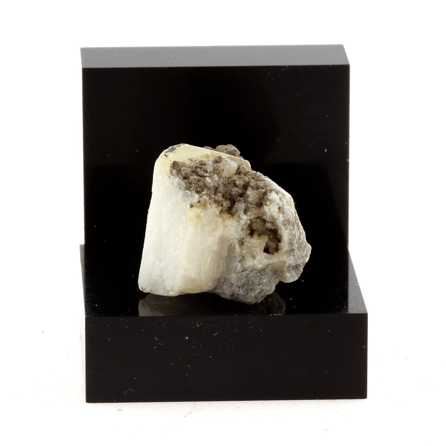 Melnikovite, 29.49 carats, Estrie, Québec, Canada