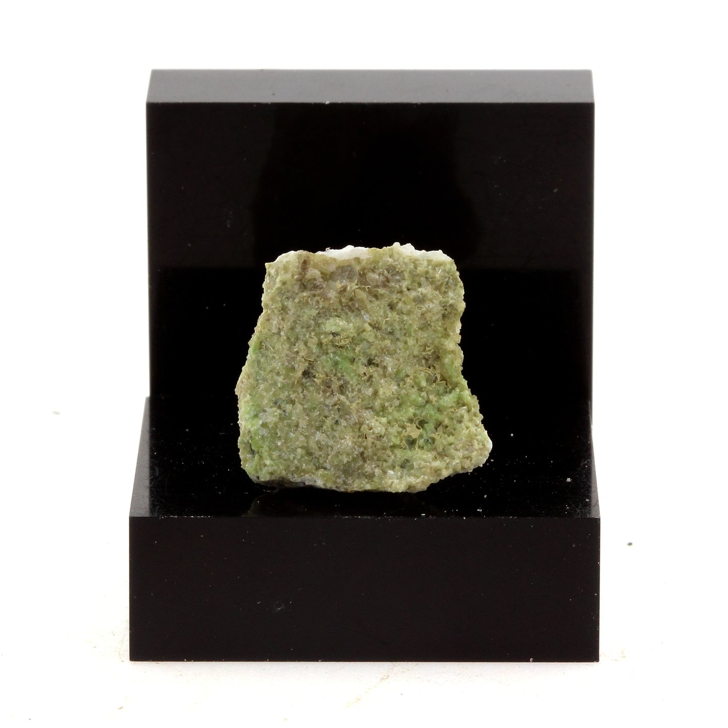 Hellyerite. 18.05 carats. Afrique