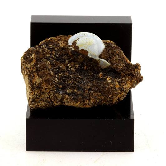 Lussatite. 59.1 carats. Dallet, Puy-de-Dôme, France