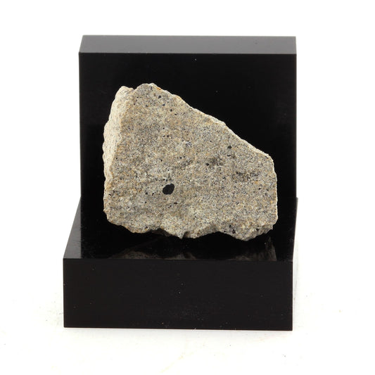 Hydrozincite. 20.3 carats. Estrie, Québec, Canada