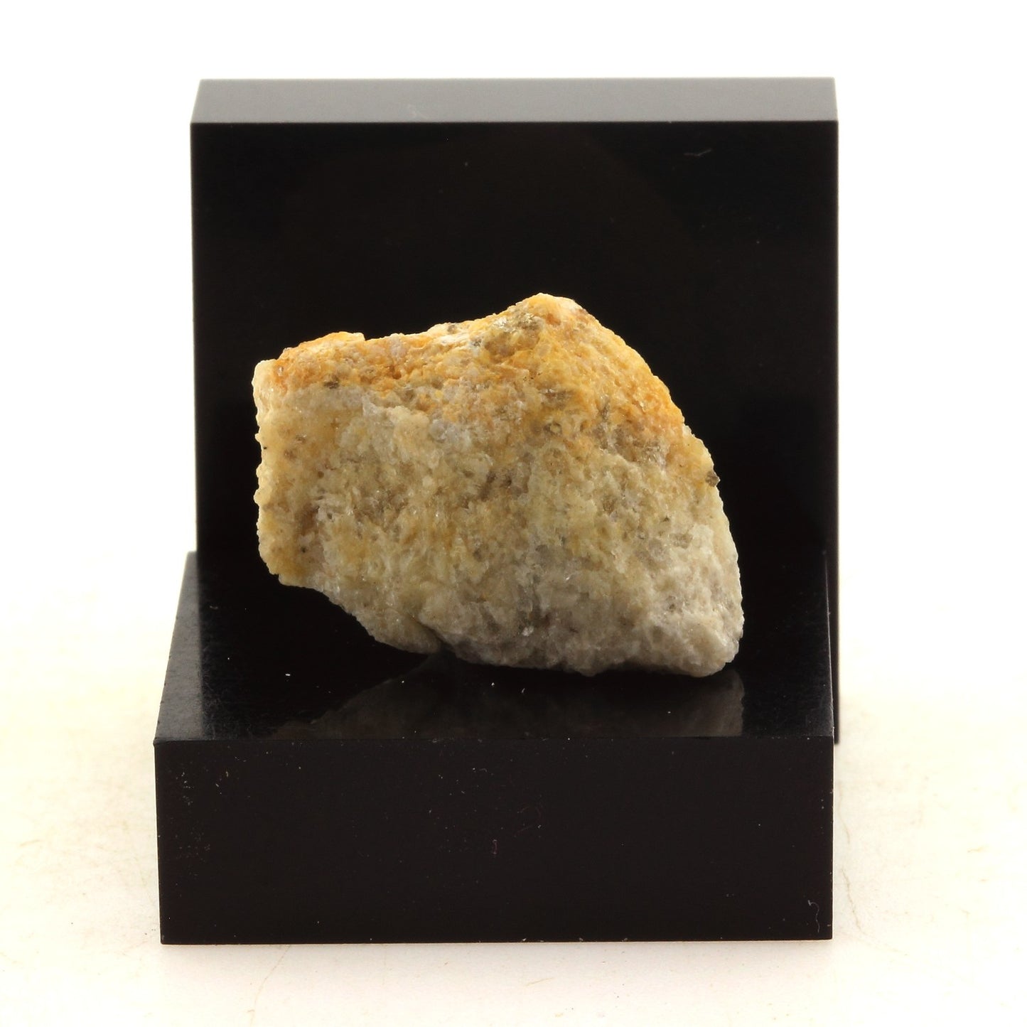 Pinite, 18.8 carats, Grenville, Québec, Canada