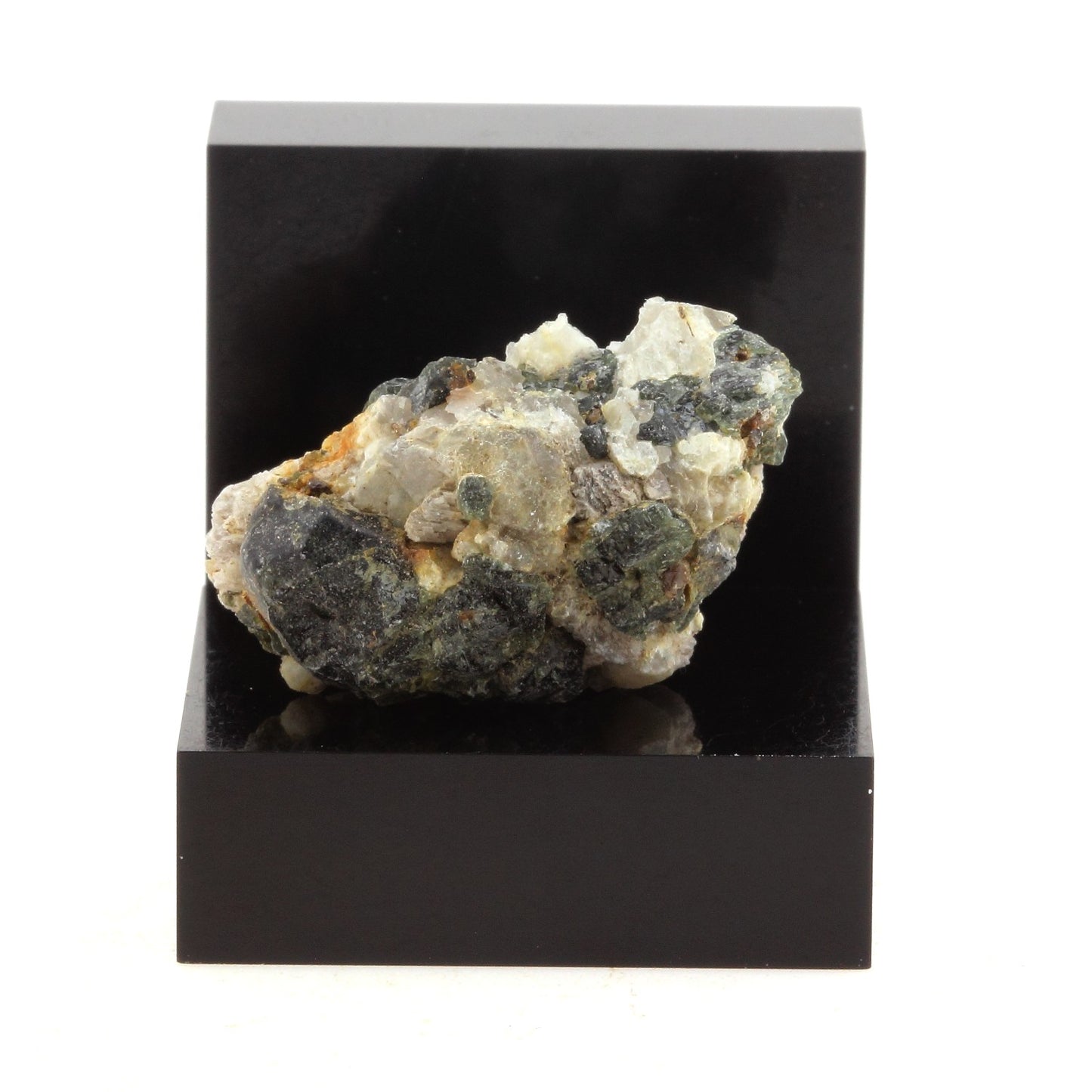 Mimetite. 30.2 carats. Grenville, Québec, Canada