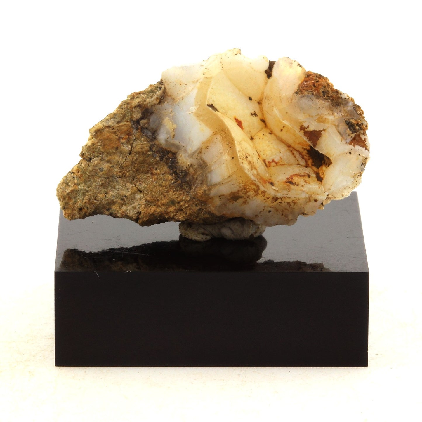 Lussatite. 59.04 carats. Dallet, Puy-de-Dôme, France