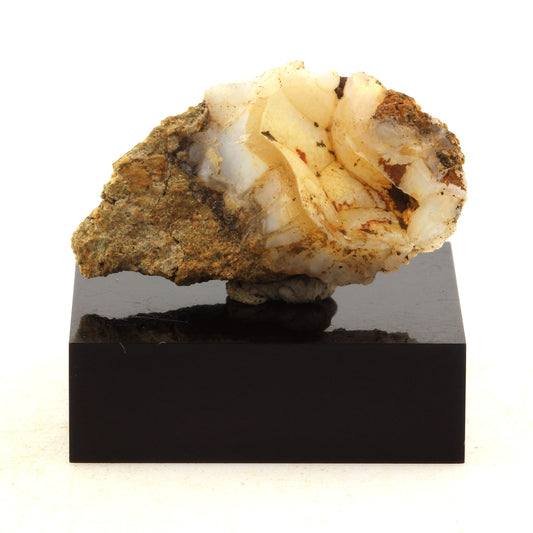 Lussatite. 59.04 carats. Dallet, Puy-de-Dôme, France