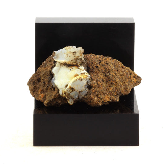 Lussatite. 88.34 carats. Dallet, Puy-de-Dôme, France