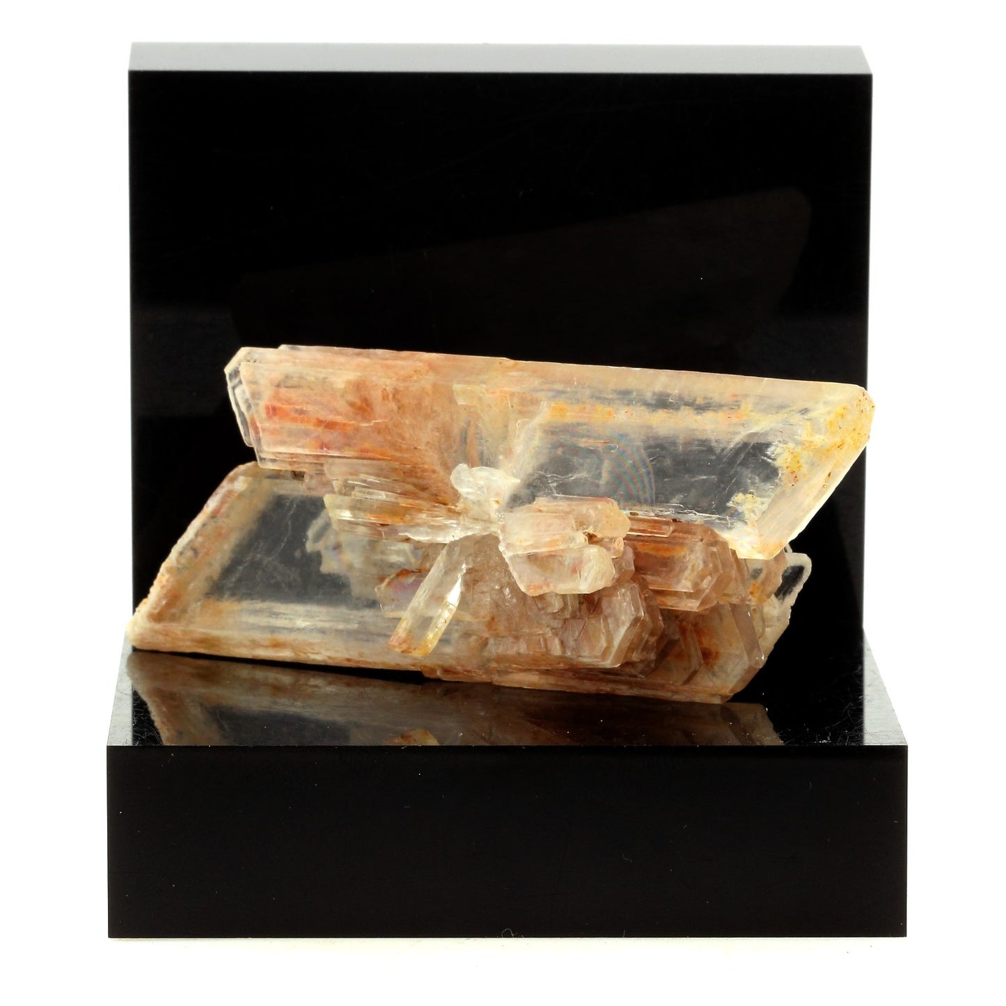 Gypse. 109.9 carats. Monthyon, Île-de-France, France
