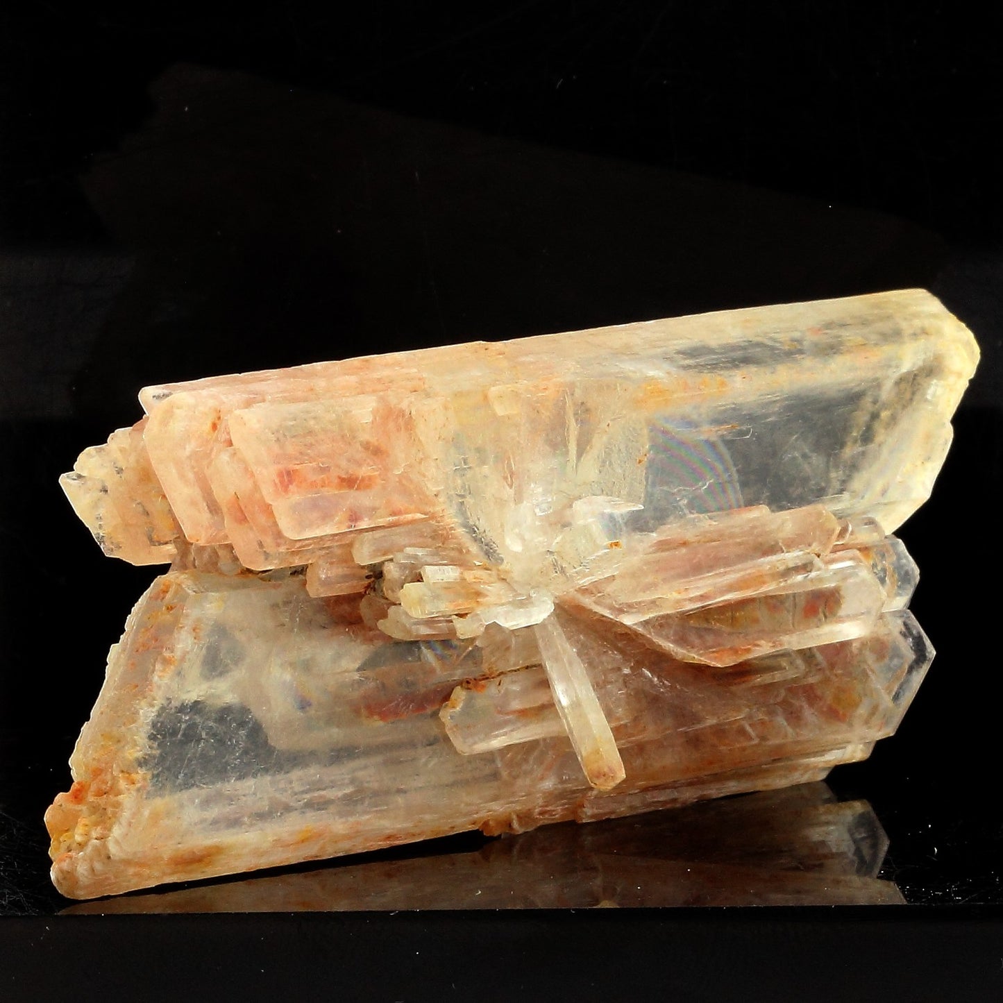Gypse. 109.9 carats. Monthyon, Île-de-France, France