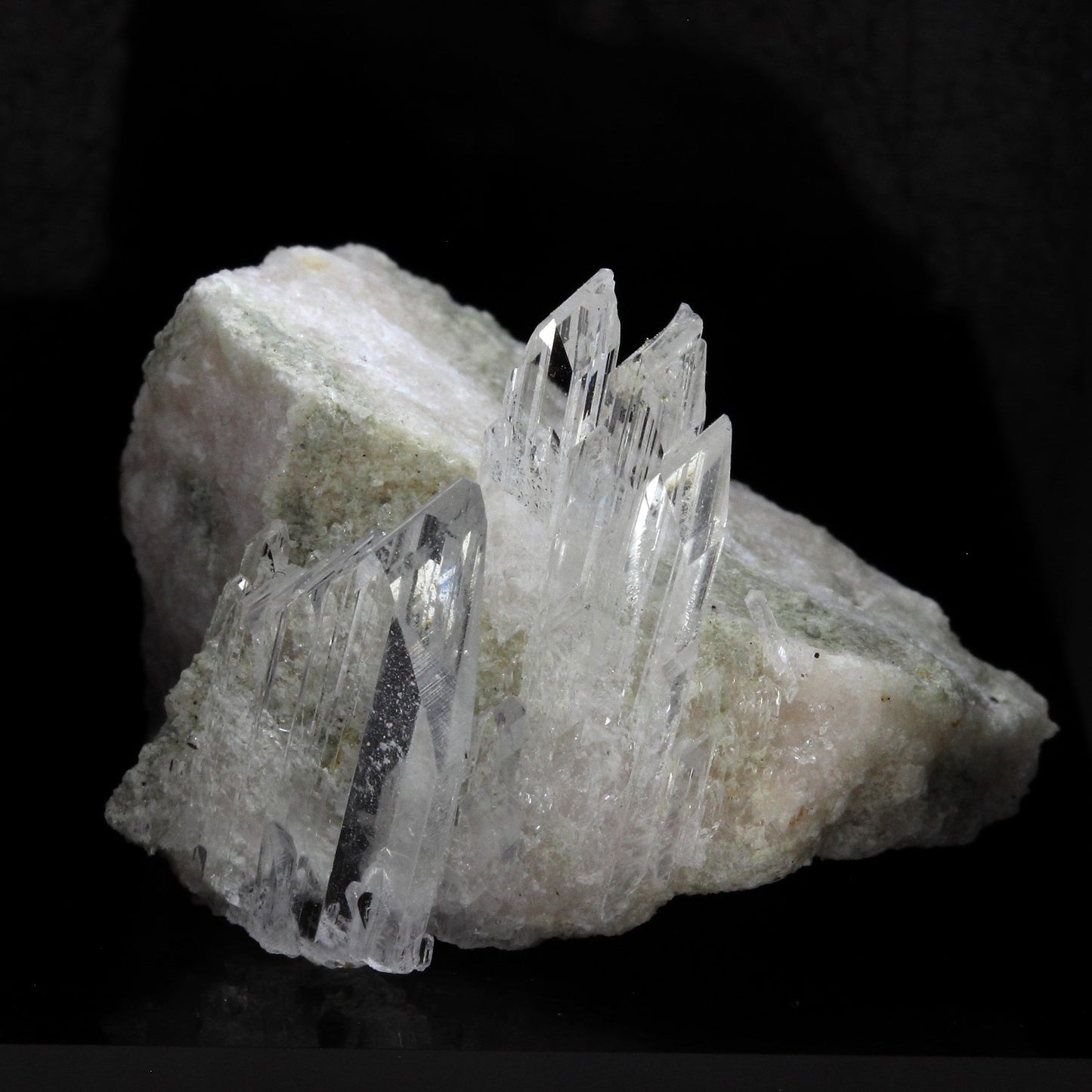 Gypse. 89.1 carats. Gypsum Quarry, Arignac, France