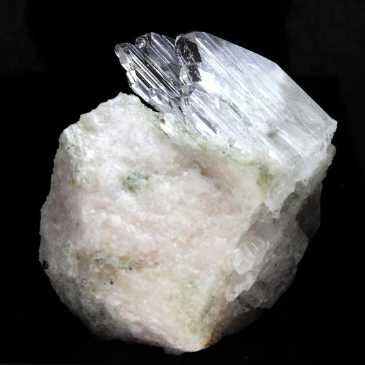Gypse. 89.1 carats. Gypsum Quarry, Arignac, France