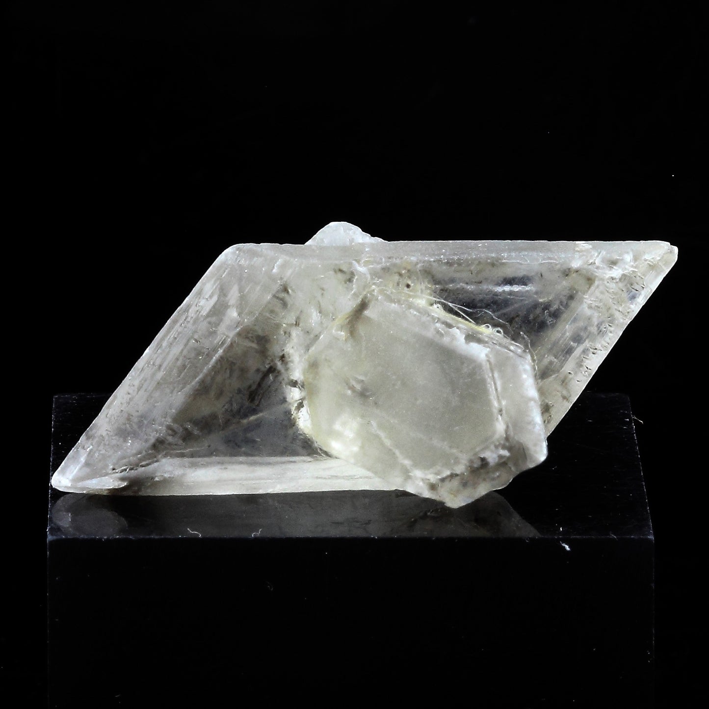 Gypse. 30.0 carats. Le Monestier-du-Percy, Isère, France