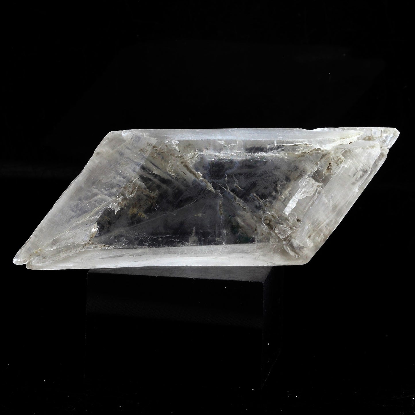 Gypse. 201.0 carats. Le Monestier-du-Percy, Isère, France