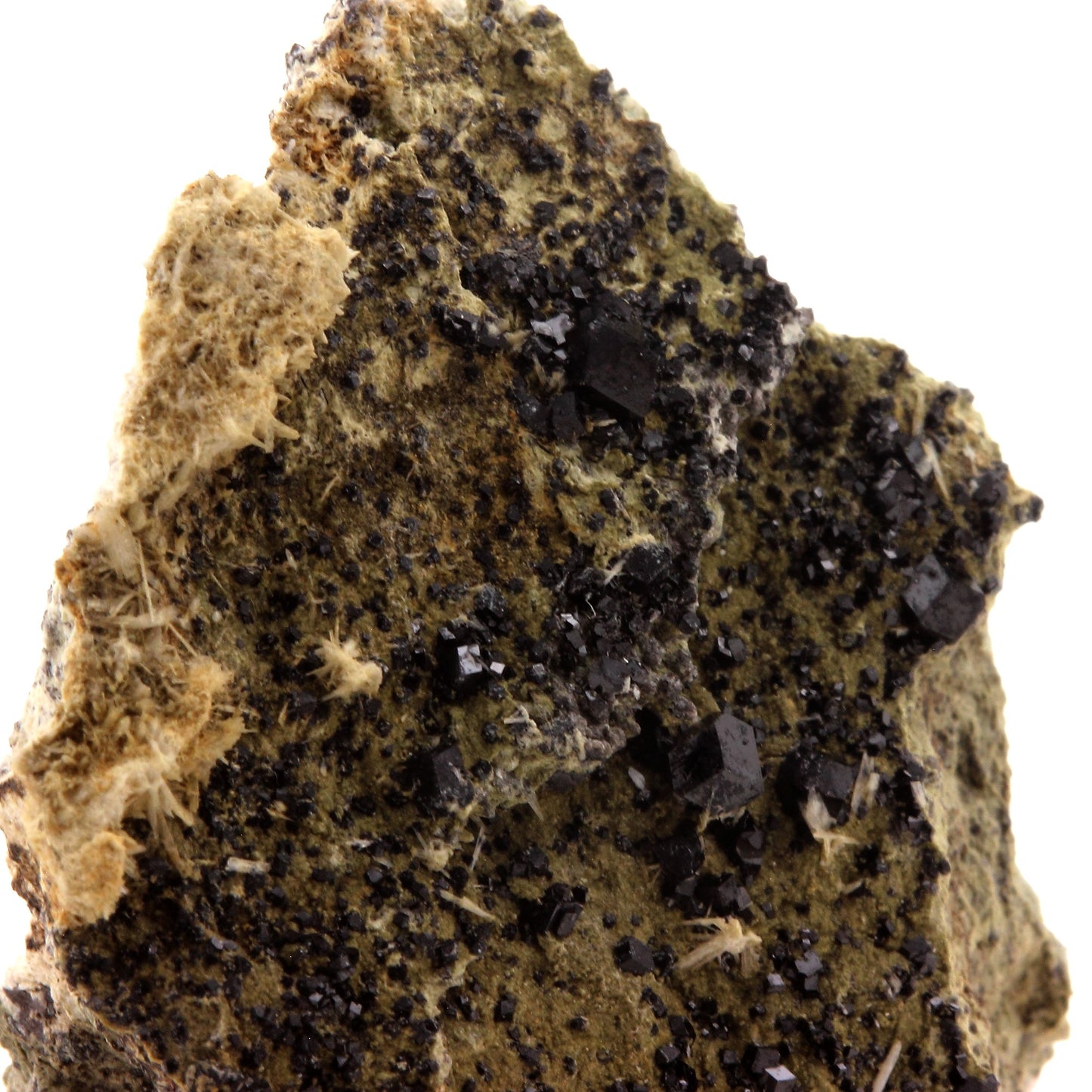 Grenat Melanite. 151.0 carats. San Benito Co., California, USA