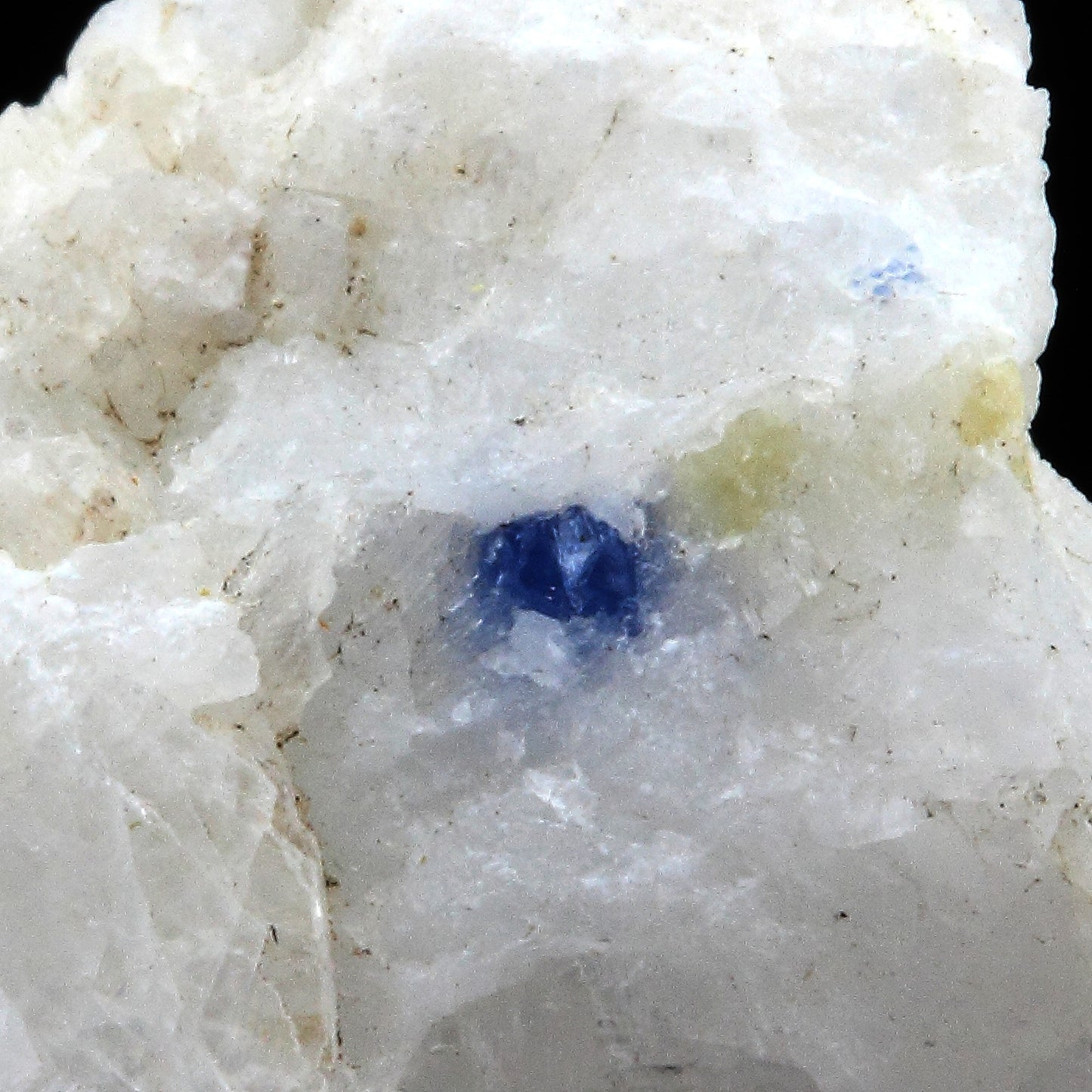 Spinelle Cobalt dans Marbre. 10.0 carats. Khe Khi, Luc Yen, Vietnam
