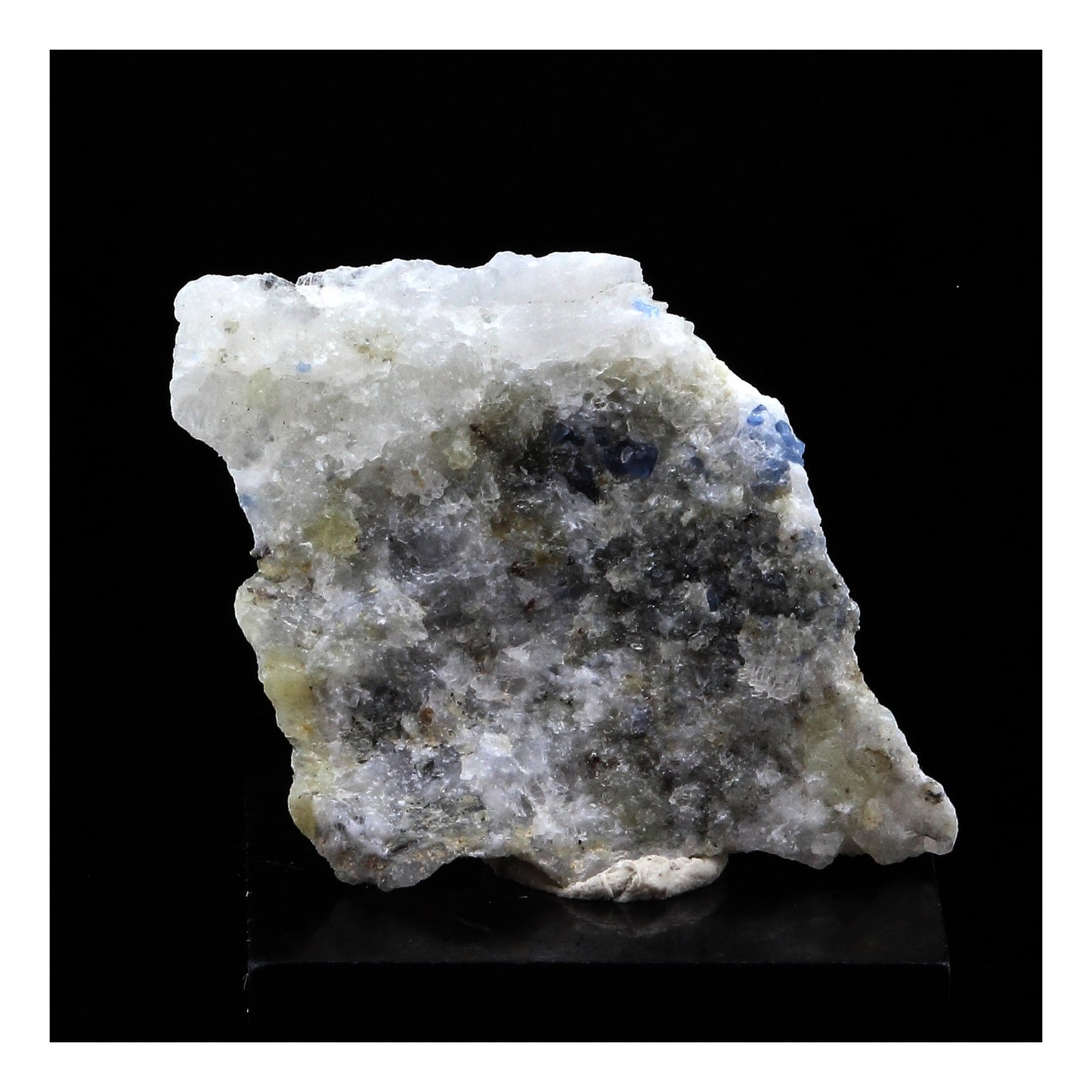 Spinelle Cobalt dans Marbre. 11.0 carats. Khe Khi, Luc Yen, Vietnam