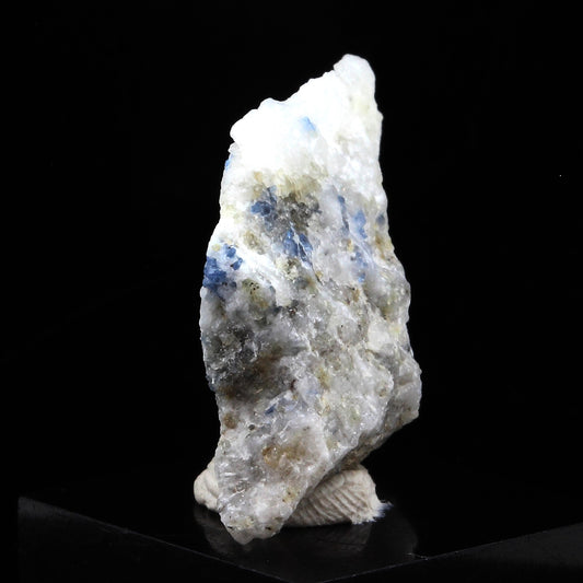 Spinelle Cobalt dans Marbre. 11.0 carats. Khe Khi, Luc Yen, Vietnam