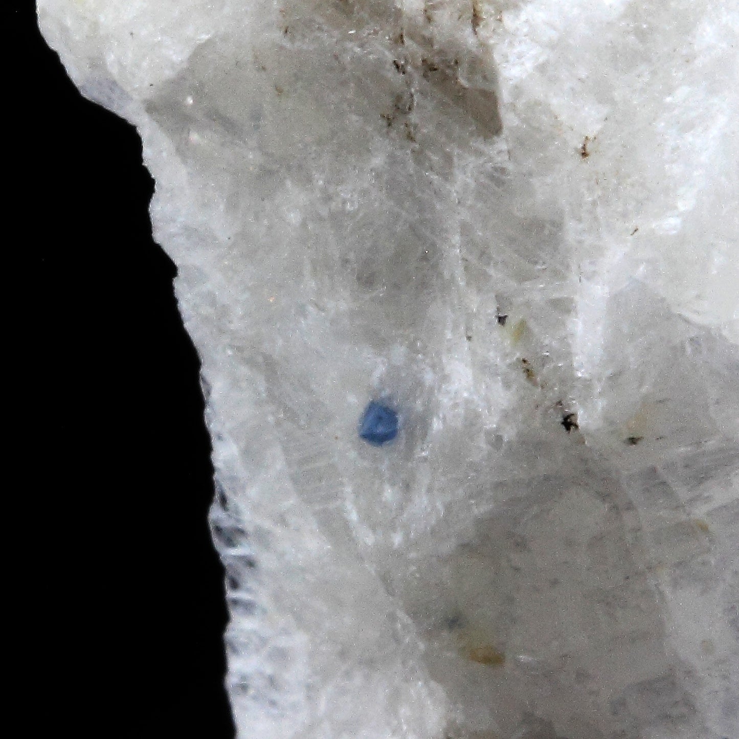 Spinelle Cobalt dans Marbre. 5.0 carats. Khe Khi, Luc Yen, Vietnam