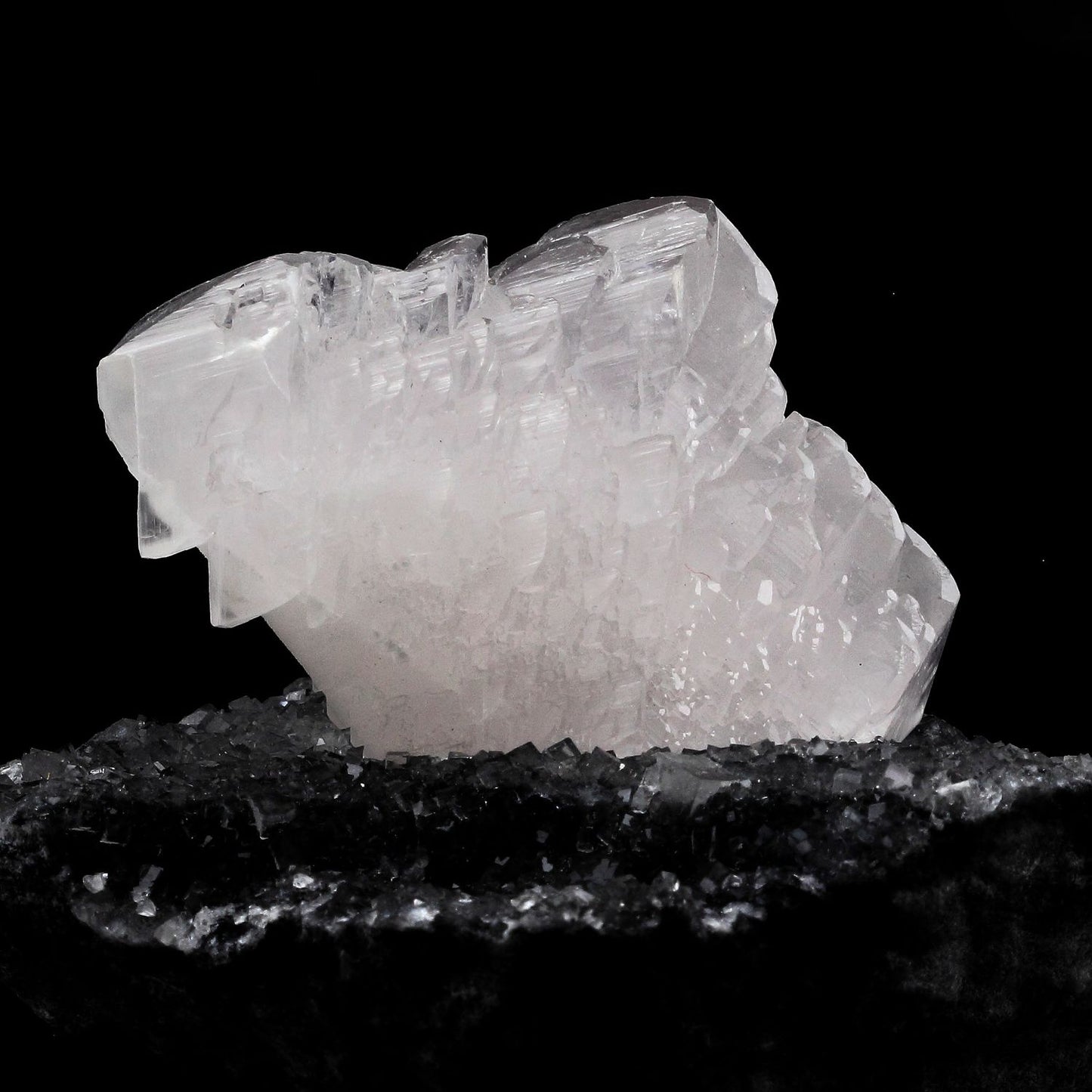 Calcite. 2950.5 carats. En provenance de Fengjiashan Mine (Daye copper mine), Huangshi Prefecture, Hubei Province, Chine