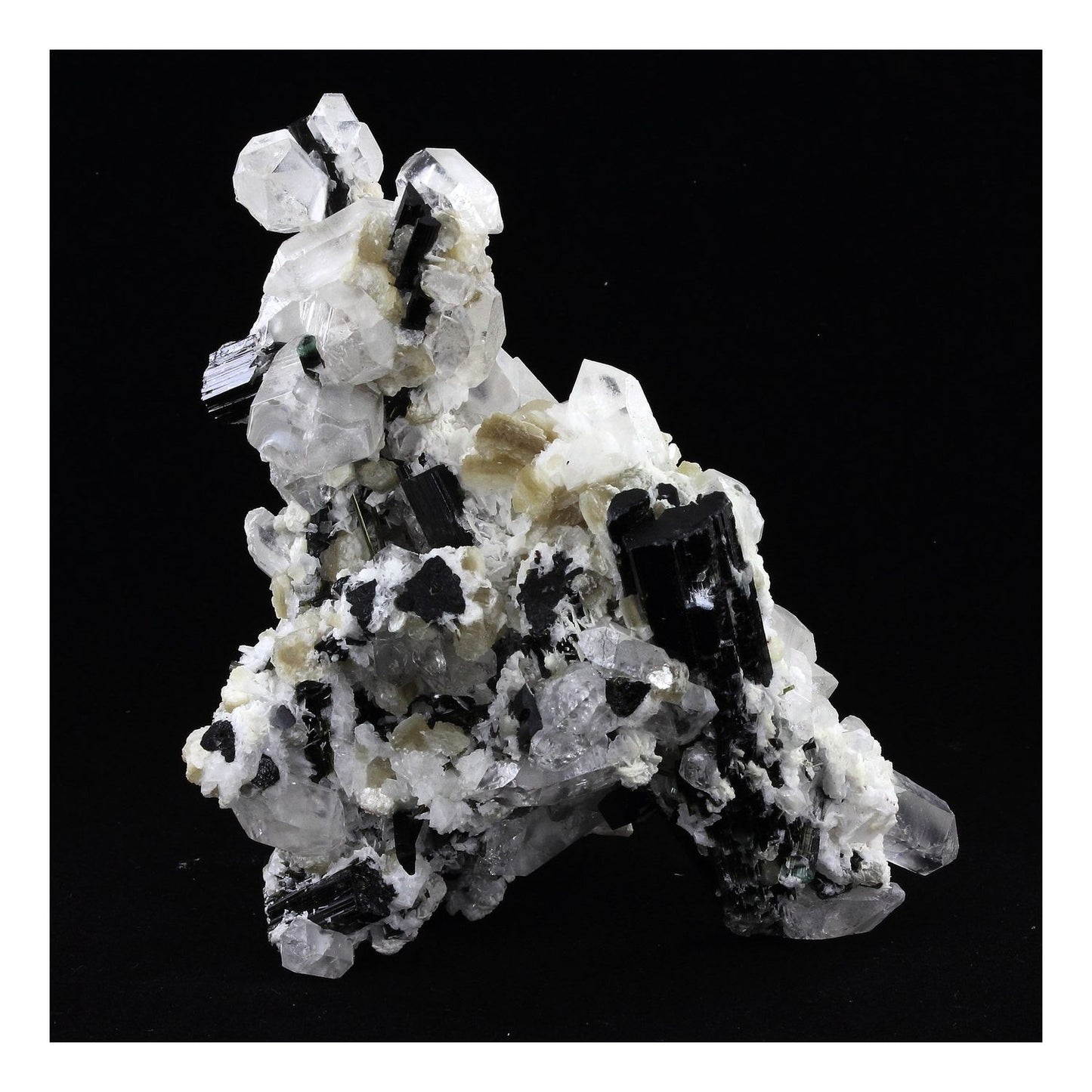 Tourmaline, Albite, Quartz, Mica. 4790.0 carats. En provenance du Pakistan