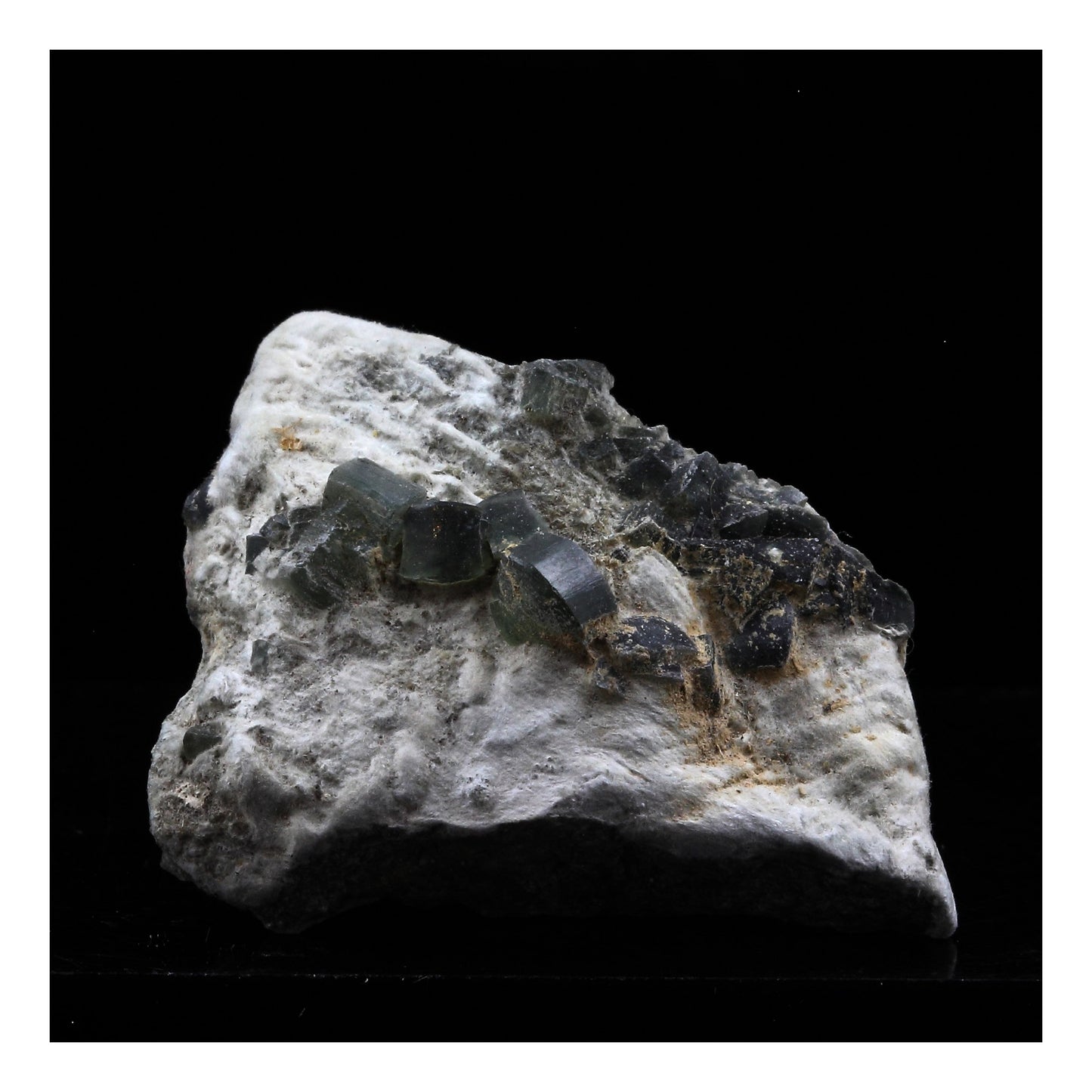 Prehnite. 72.0 carats. La Combe de la Selle, Bourg d'Oisans, France