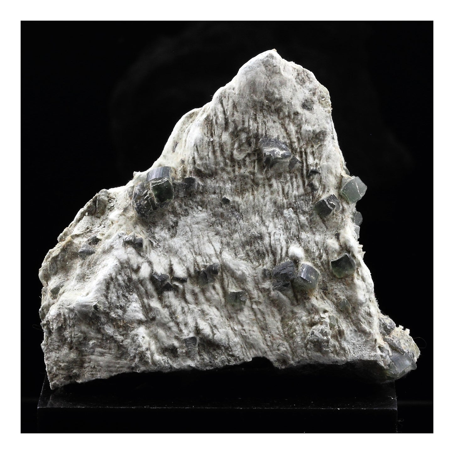 Prehnite. 346.0 carats. La Combe de la Selle, Bourg d'Oisans, France