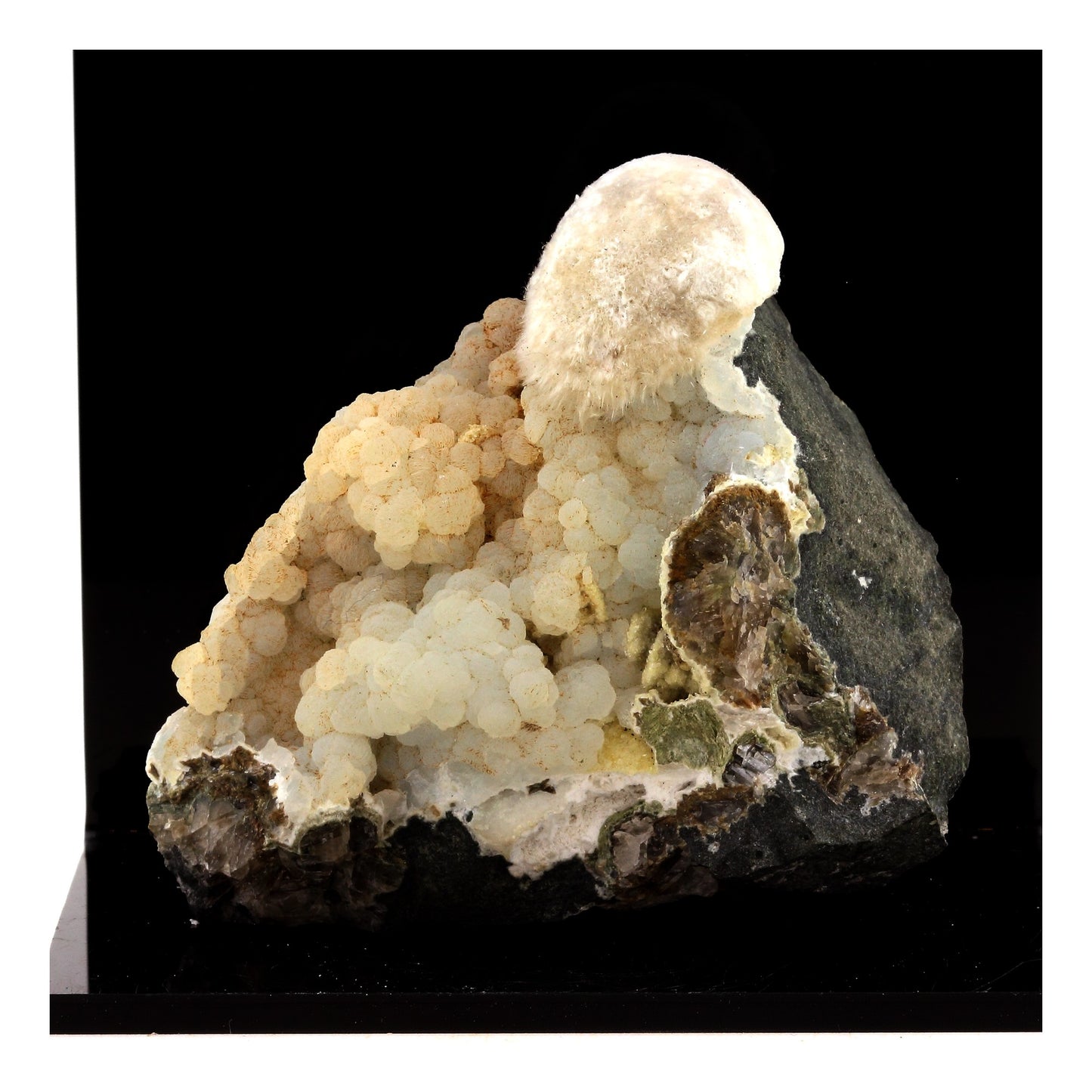 Okenite + Prehnite, 1139.0 carats, Pune, Maharashtra, Inde