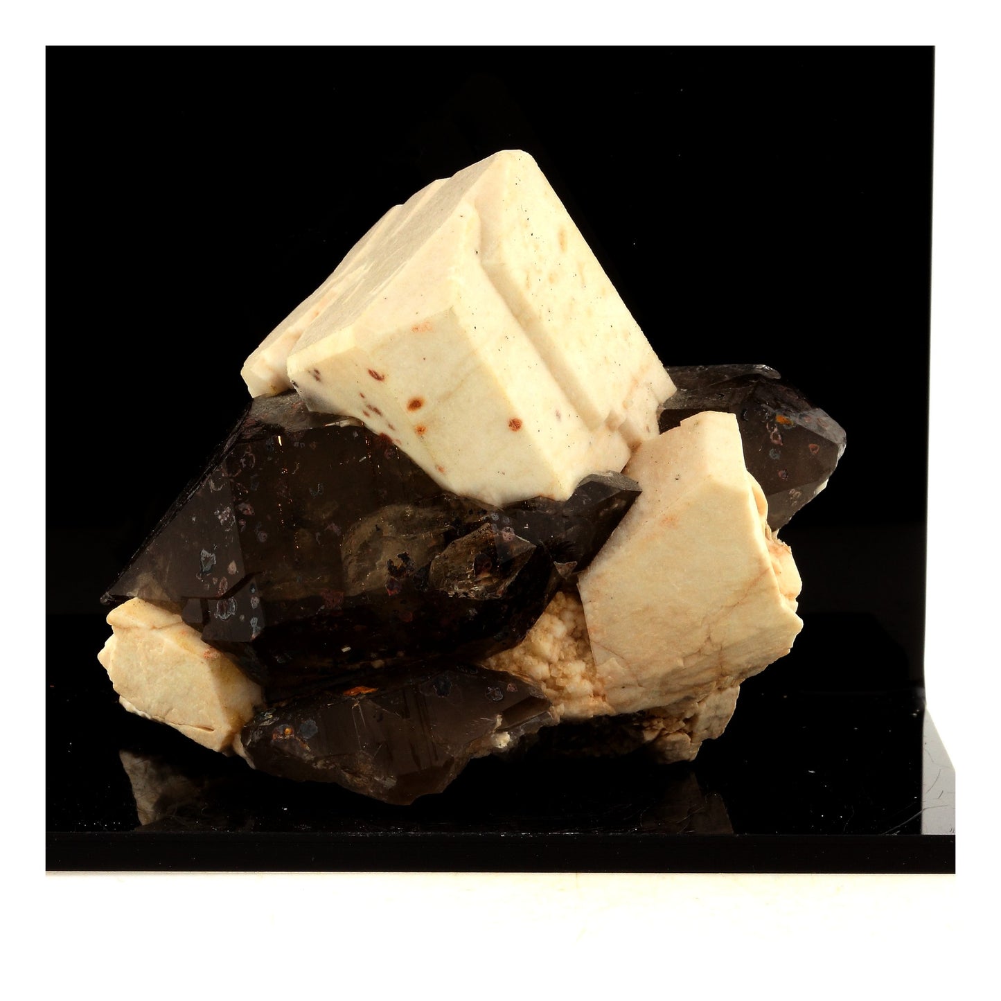 Microcline + Quartz Fumé. 906.0 carats. Papachacra, Catamarca, Argentine