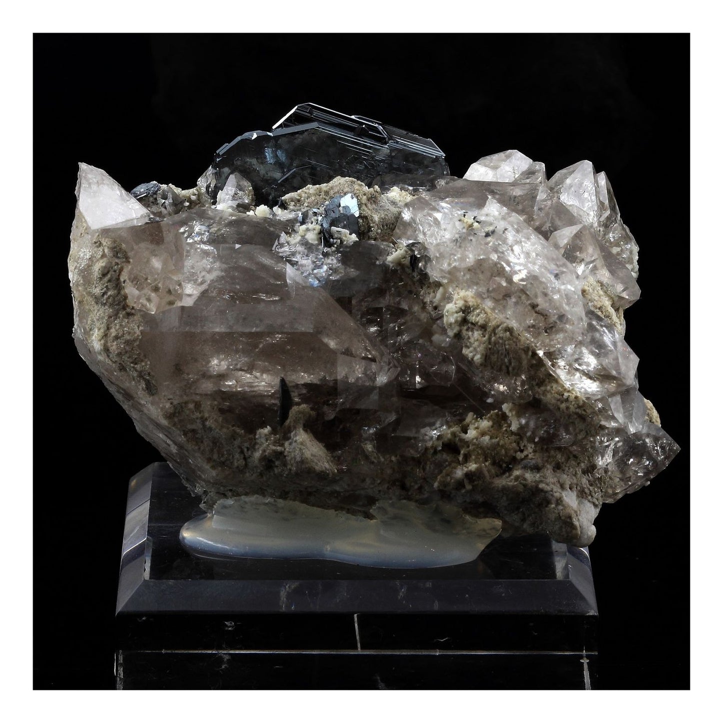 Hematite + Quartz. 2660.0 carats. Cavradi gorge, Grischun, Suisse