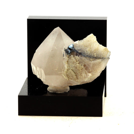 Hematite + Quartz. 148.5 carats. Clot, Saint Christophe-en-Oisans, France