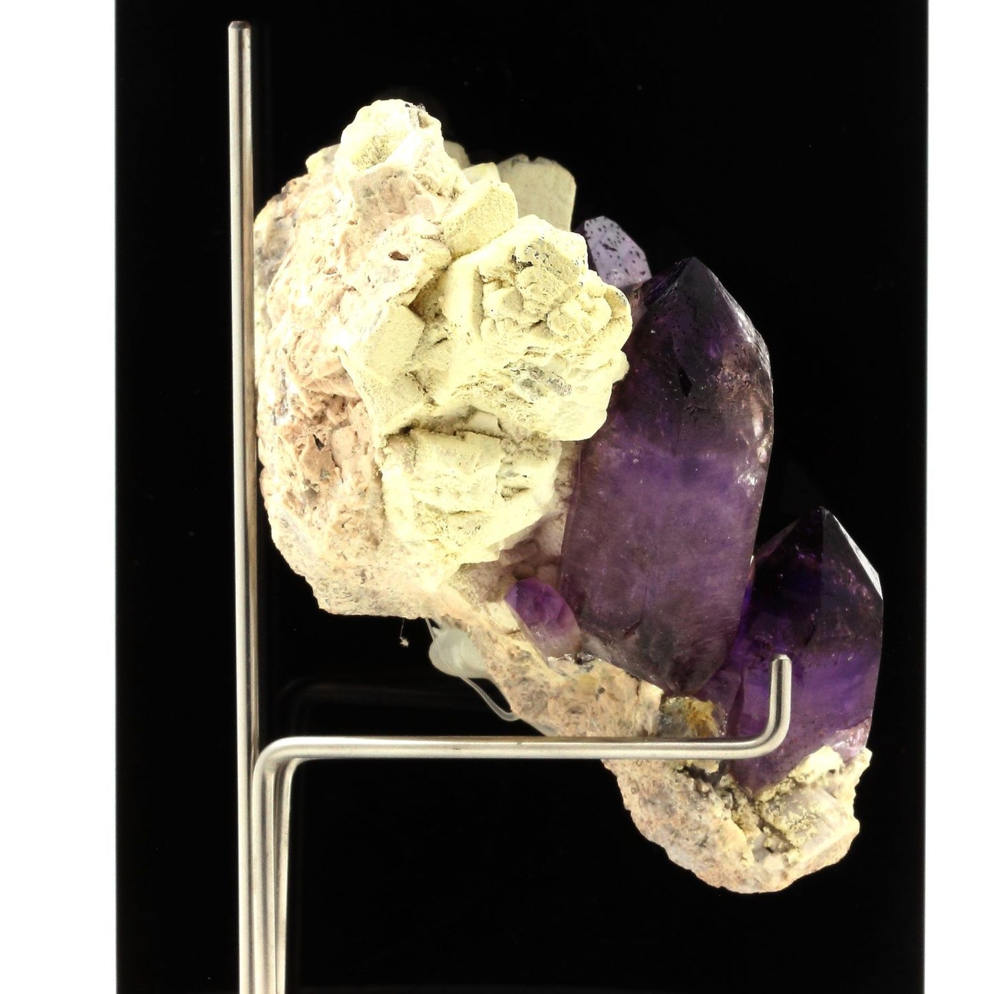 Quartz Améthyste 1332.0 carats. En provenance de Goboboseb Mts, Brandberg Area, Dâures, Erongo Region, Namibie