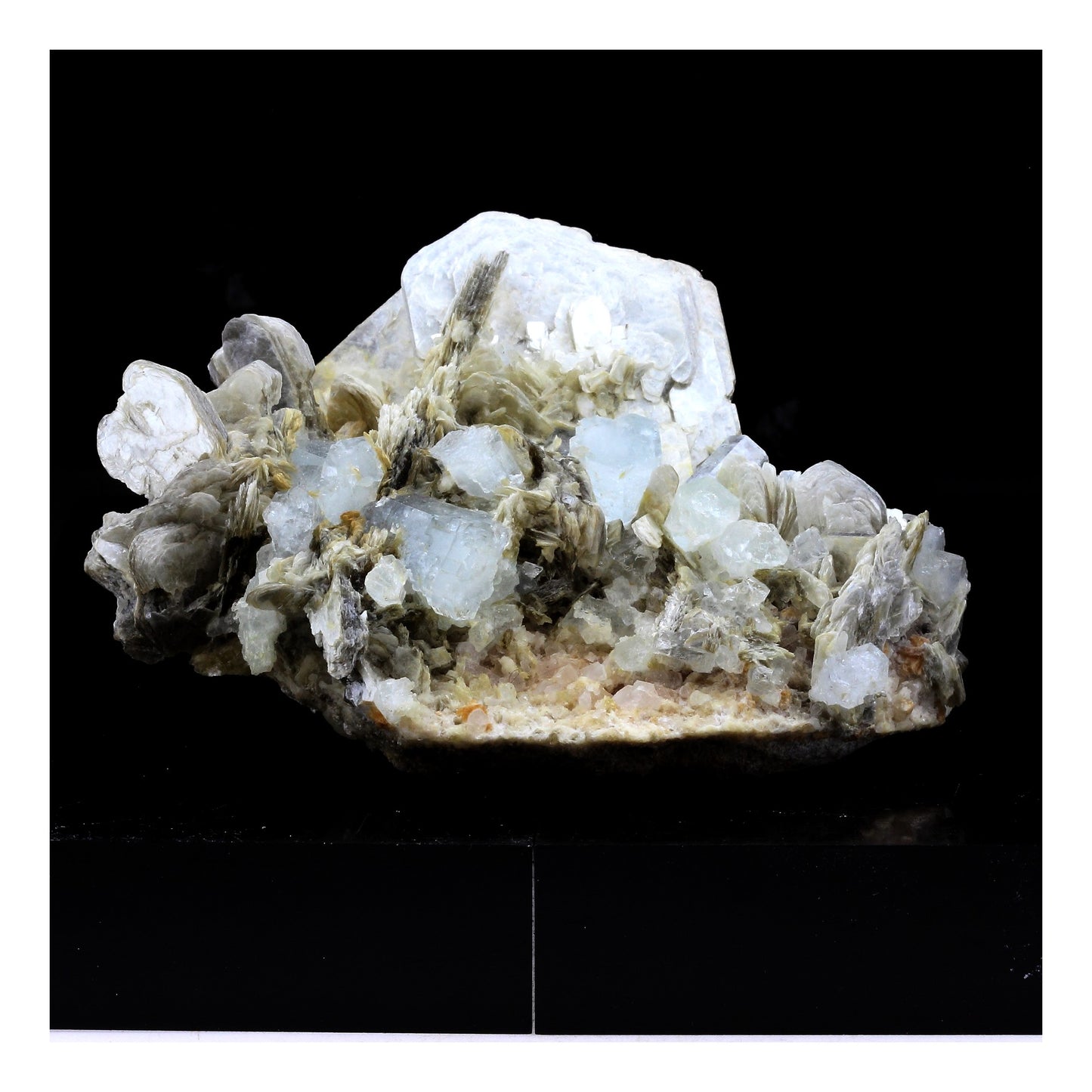 Aigue Marine + Muscovite, Chumar Bakar, Skardu, Pakistan