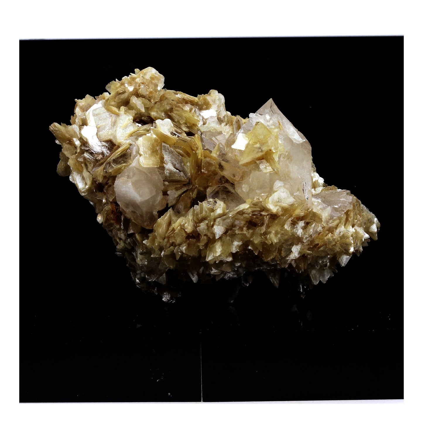 Quartz + Muscovite, 1562.0 carats, Linópolis, Divino das Laranjeiras, Brésil