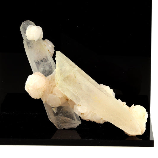 Mangano Calcite + Quartz. 317.0 carats. Inner Mongolia, Chine