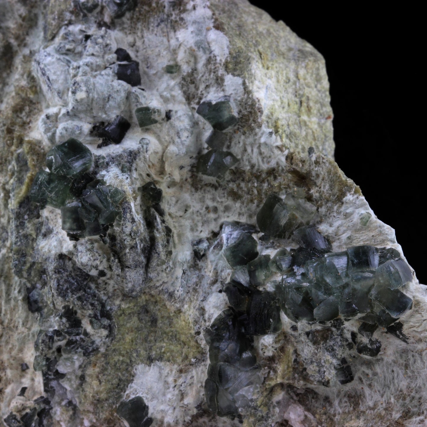 Prehnite. 1305.0 carats. Saint Christophe en Oisans, Isere, France