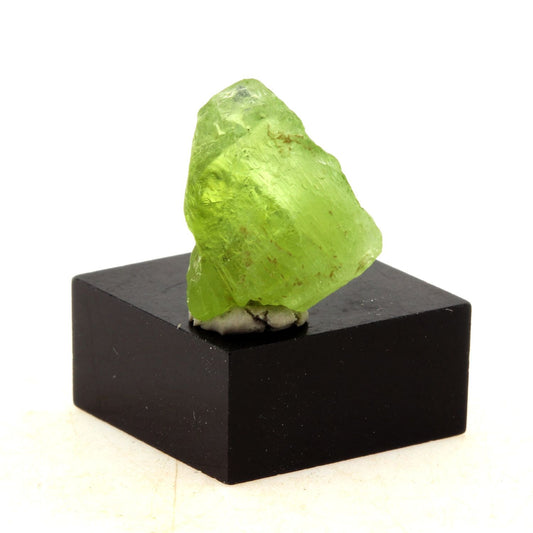 Péridot. 9.82 carats. Skardu District, Baltistan, Pakistan