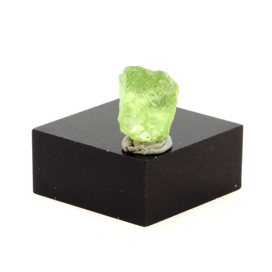 Péridot. 3.73 carats. Almklovdalen, Vanylven, Norvège